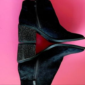 Kenneth Cold Ankle Boots